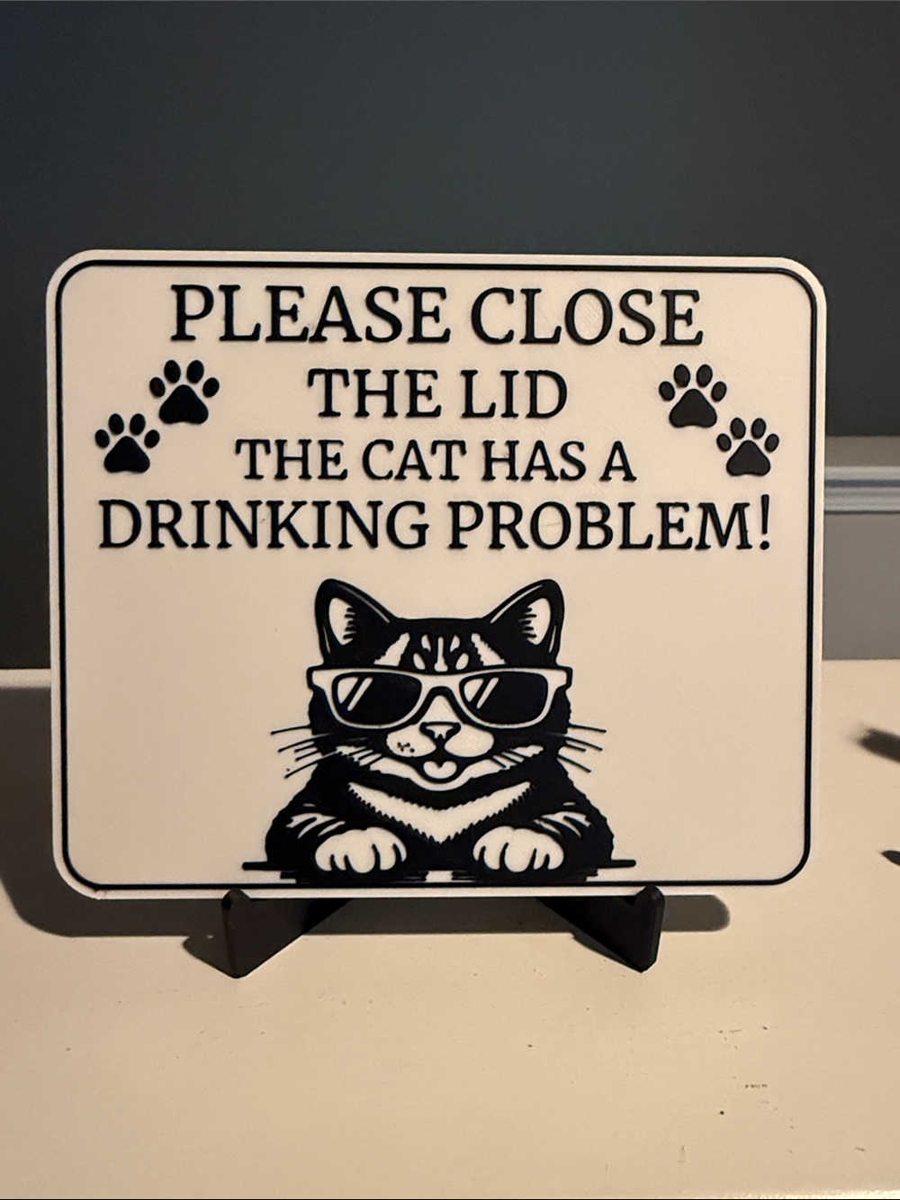 Funny Cat Sign - White with Black Print - Please Close The Lid